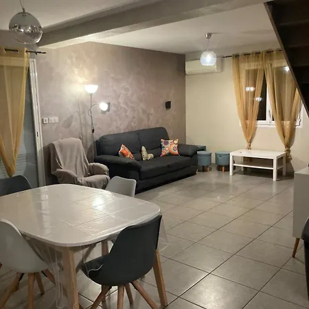 别墅 Maison Confort 6 Personnes Wifi Parking